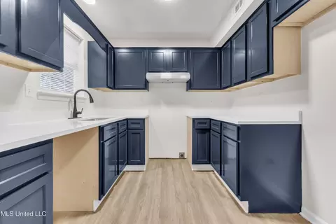 Kitchen - 9762 Riggan Dr, Olive Branch, MS 38654 photo 1 of 2