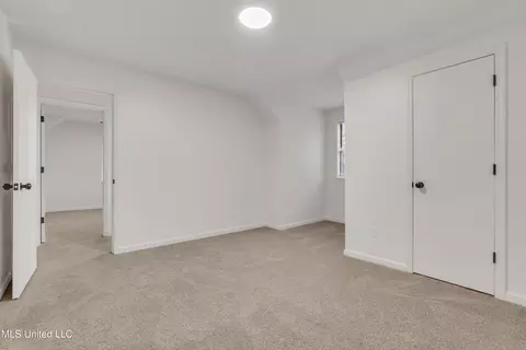 Bedroom - 9762 Riggan Dr, Olive Branch, MS 38654 photo 3 of 4