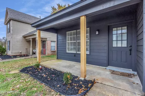 Exterior - 9762 Riggan Dr, Olive Branch, MS 38654 photo 3 of 4