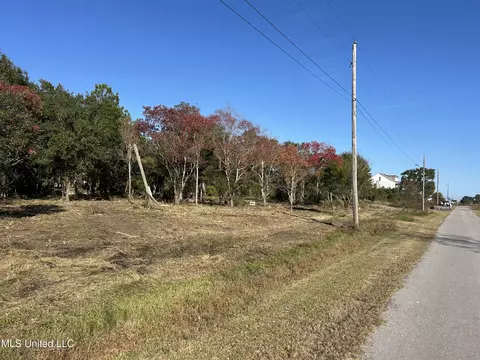 10066 E Gulf Rd, Bay Saint Louis, MS 39520