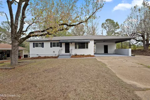 338 S Fox Hall Rd, Pearl, MS 39208