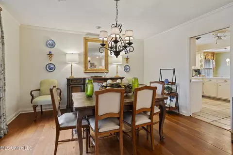 Dining - 5550 River Thames Rd, Jackson, MS 39211 photo 1 of 3