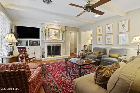Living - 5550 River Thames Rd, Jackson, MS 39211 photo 6 of 6