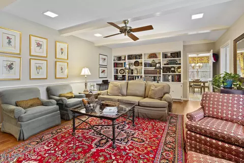 Living - 5550 River Thames Rd, Jackson, MS 39211 photo 5 of 6