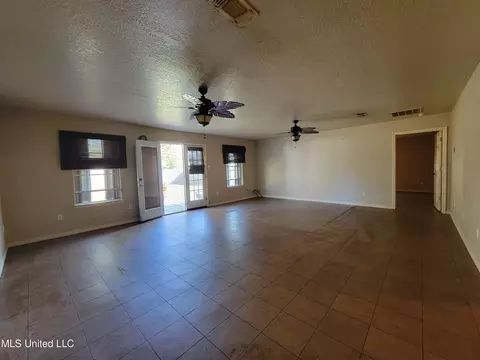 Living - 7204 Hampton Dr, Biloxi, MS 39532 photo 3 of 4