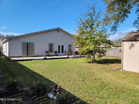 Exterior - 7204 Hampton Dr, Biloxi, MS 39532 photo 8 of 9