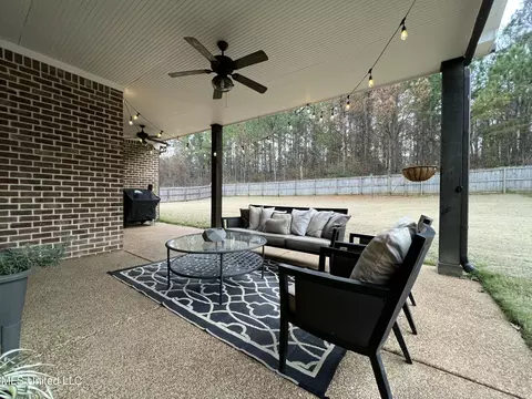 Exterior - 2335 Ouse Valley Ln, Hernando, MS 38632 photo 4 of 6