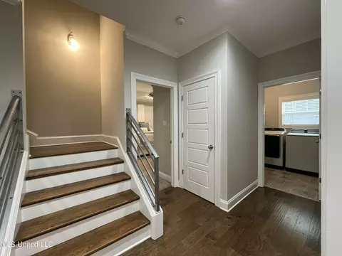Entry Way - 2335 Ouse Valley Ln, Hernando, MS 38632 photo 3 of 4