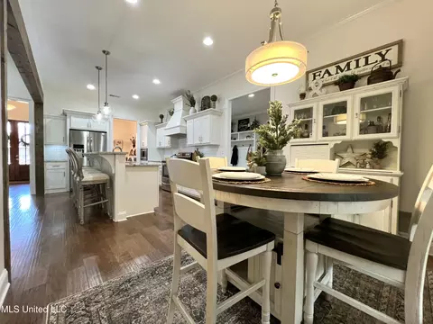 Dining - 2335 Ouse Valley Ln, Hernando, MS 38632 photo 4 of 4