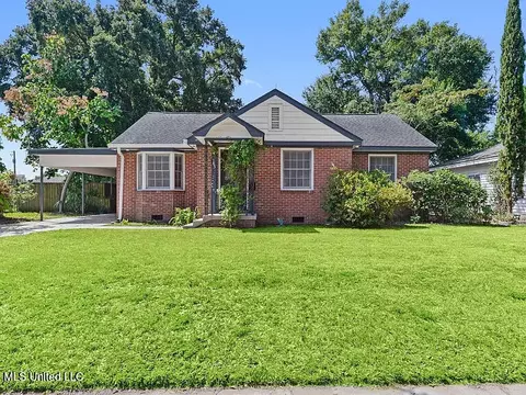 1085 Cherokee St, Biloxi, MS 39530