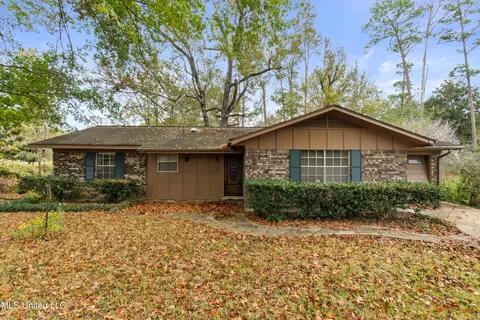 100 Virginia Dr, Hattiesburg, MS 39401