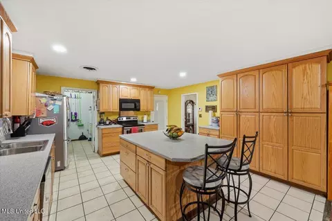 Kitchen - 276 Stanton St, Forest, MS 39074 photo 3 of 5