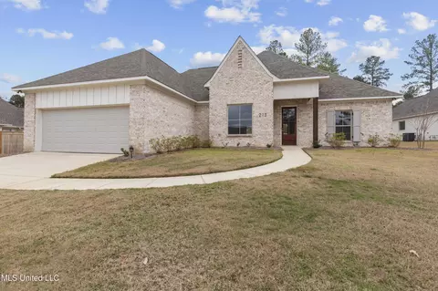 213 Lake Crest Dr, Madison, MS 39110