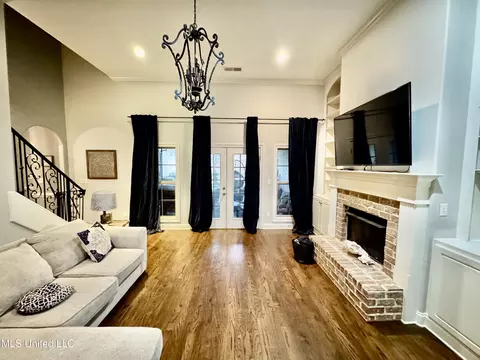 Living - 1432 W Notting Hill Cv, Hernando, MS 38632 photo 2 of 2