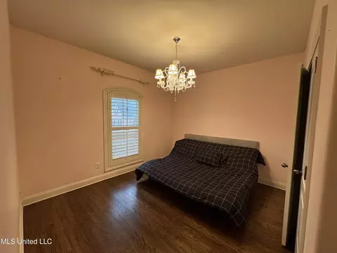 Bedroom - 1432 W Notting Hill Cv, Hernando, MS 38632 photo 2 of 3