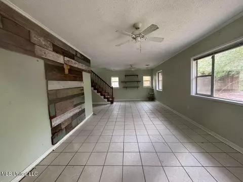 Living - 307 E Dewey Camp Rd, Florence, MS 39073 photo 2 of 4