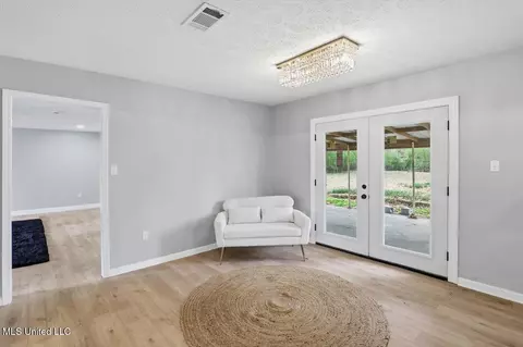 Entry Way - 2339 N Pine Lea Dr, Jackson, MS 39209 photo 1 of 2