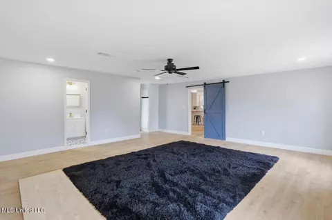 Living - 2339 N Pine Lea Dr, Jackson, MS 39209 photo 5 of 6