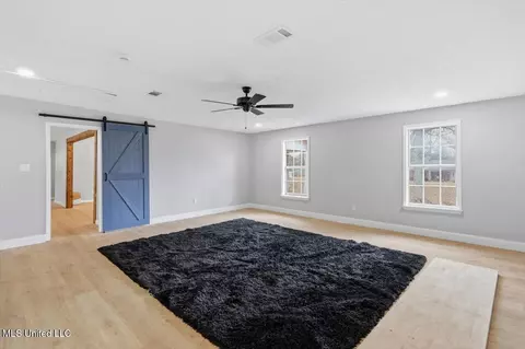 Living - 2339 N Pine Lea Dr, Jackson, MS 39209 photo 6 of 6