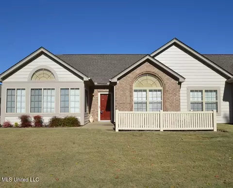 8799 Parkview Oaks Cir, Olive Branch, MS 38654