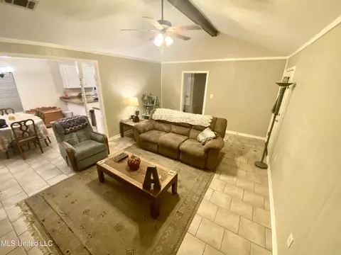 Living - 111 Sara Dr, Brandon, MS 39042 photo 2 of 2