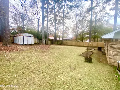 Exterior - 111 Sara Dr, Brandon, MS 39042 photo 3 of 4