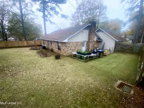 Exterior - 111 Sara Dr, Brandon, MS 39042 photo 2 of 4