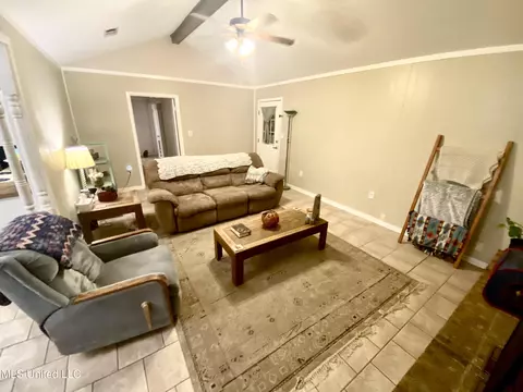 Living - 111 Sara Dr, Brandon, MS 39042 photo 1 of 2