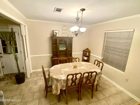 Dining - 111 Sara Dr, Brandon, MS 39042 photo 1 of 1