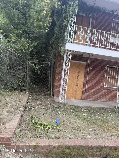 1655 Cox St, Jackson, MS 39204 photo 2