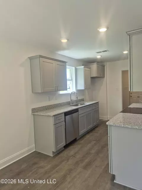 7745 Ferndale Dr, Olive Branch, MS 38654 photo 2