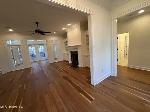 Living - 113 Reserve Xing, Madison, MS 39110 photo 2 of 13