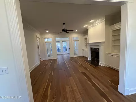Living - 113 Reserve Xing, Madison, MS 39110 photo 1 of 13