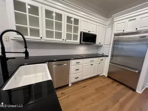 Kitchen - 113 Reserve Xing, Madison, MS 39110 photo 8 of 11
