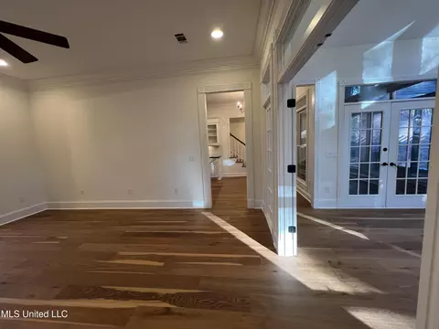 Living - 113 Reserve Xing, Madison, MS 39110 photo 11 of 13