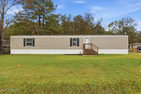 106 Robin Ln, Richland, MS 39218