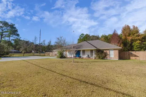 1803 Henderson St, Waveland, MS 39576