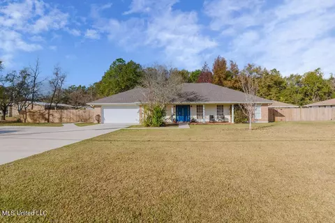1803 Henderson St, Waveland, MS 39576