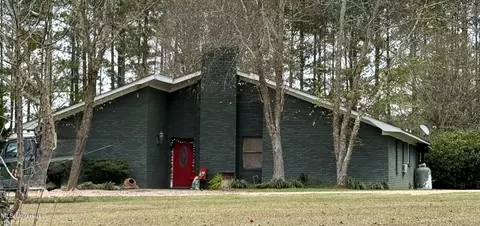 722 Holmesville Rd, Jayess, MS 39641