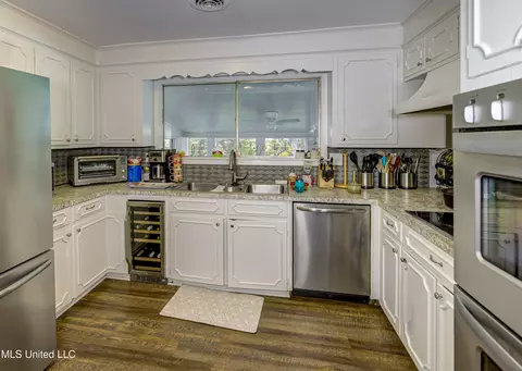 Kitchen - 704 Brenmar St, Brandon, MS 39042 photo 1 of 5