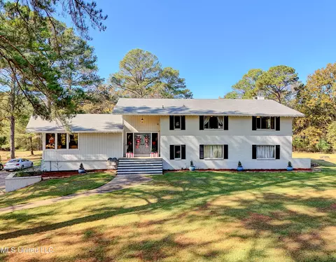 Exterior - 704 Brenmar St, Brandon, MS 39042 photo 3 of 11