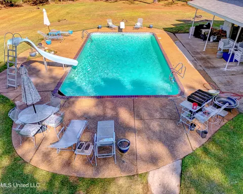 Exterior - 704 Brenmar St, Brandon, MS 39042 photo 7 of 11