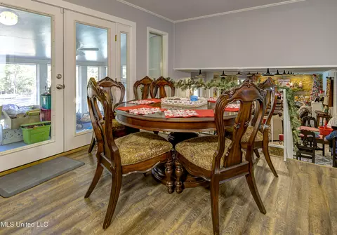 Dining - 704 Brenmar St, Brandon, MS 39042 photo 3 of 6