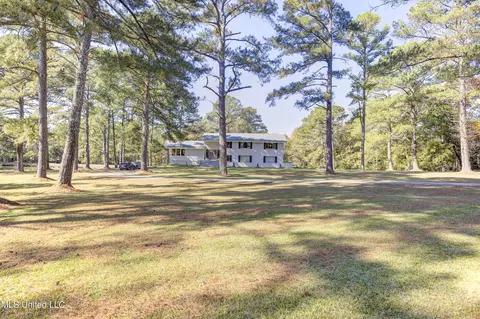 Exterior - 704 Brenmar St, Brandon, MS 39042 photo 2 of 11