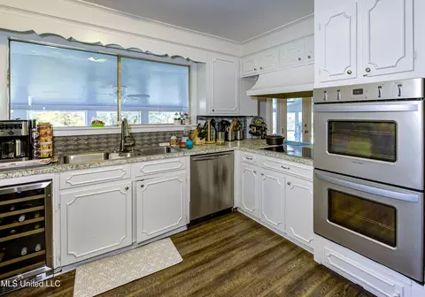 Kitchen - 704 Brenmar St, Brandon, MS 39042 photo 5 of 5