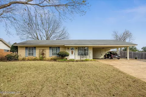 9678 Stuart Cv, Olive Branch, MS 38654