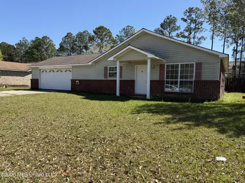 10695 Plummer Cir, Gulfport, MS 39503