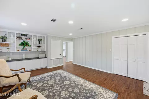 Living - 2040 Brecon Dr, Jackson, MS 39211 photo 5 of 5