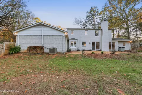 Exterior - 2040 Brecon Dr, Jackson, MS 39211 photo 4 of 6