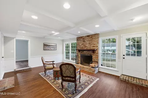 Living - 2040 Brecon Dr, Jackson, MS 39211 photo 4 of 5